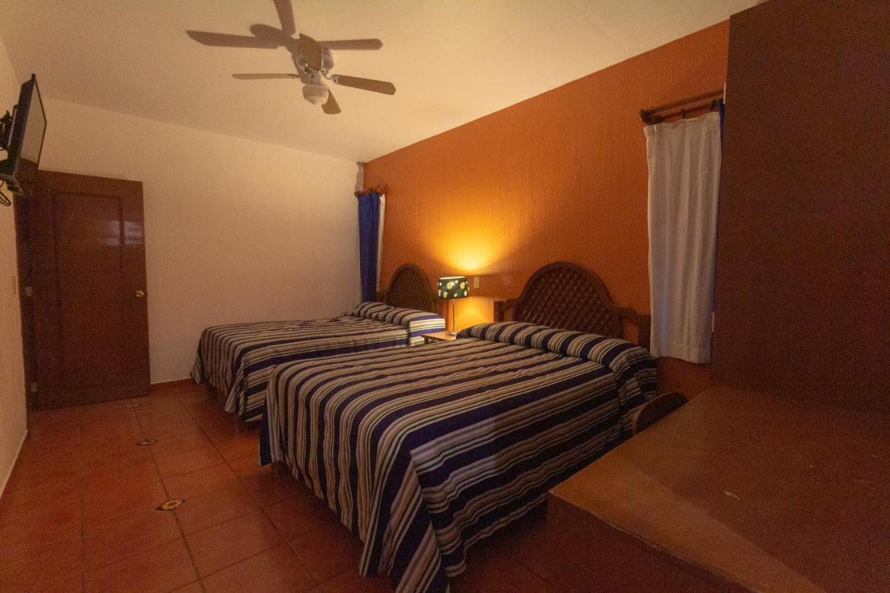 Hotel Degollado Extérieur photo