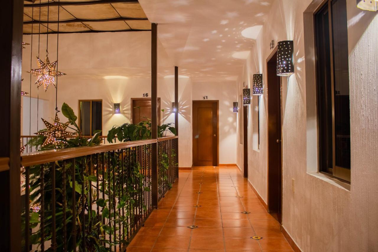Hotel Degollado Extérieur photo